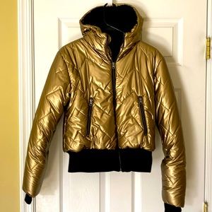 Gold. Size M, MONOPRIX ski jacket.